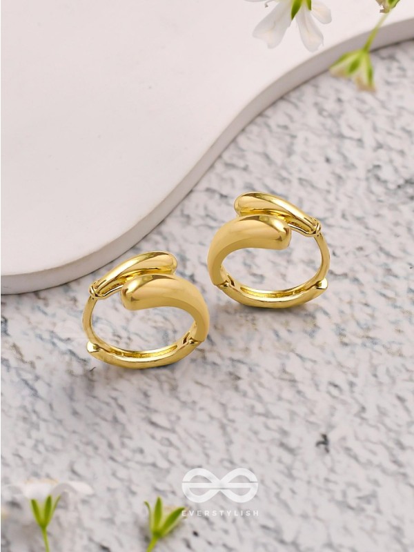 The Sunlit Elegance - Classic Golden Earrings 