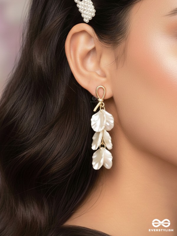 The Seashell Charms- Golden Shell Earrings 