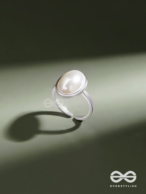 Pixie's Pearl - Statement Pearl Ring (Adjustable)