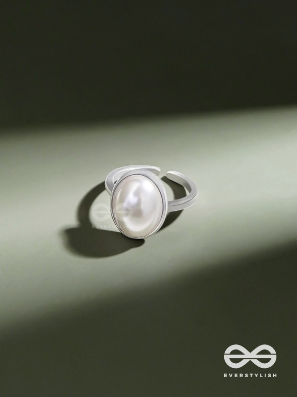 Pixie's Pearl - Statement Pearl Ring (Adjustable)