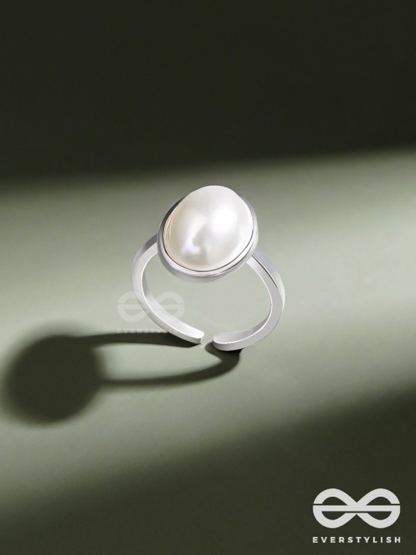 Pixie's Pearl - Statement Pearl Ring (Adjustable)