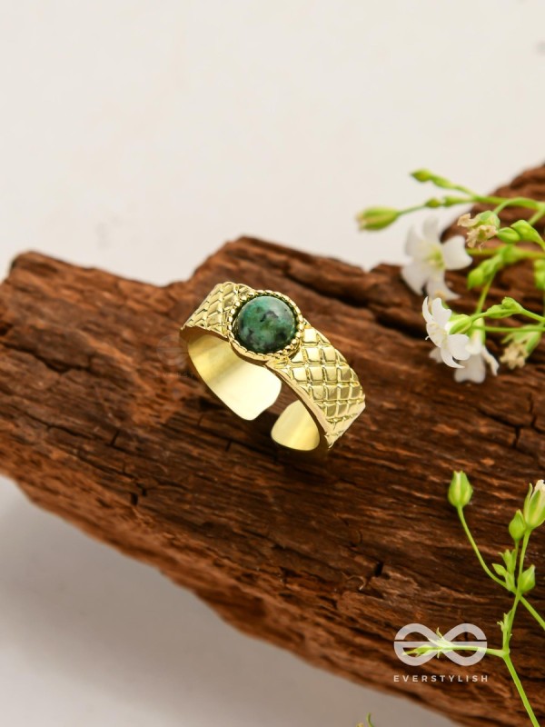 Gilded Matcha Elegance - Golden Beaded Ring (Adjustable)