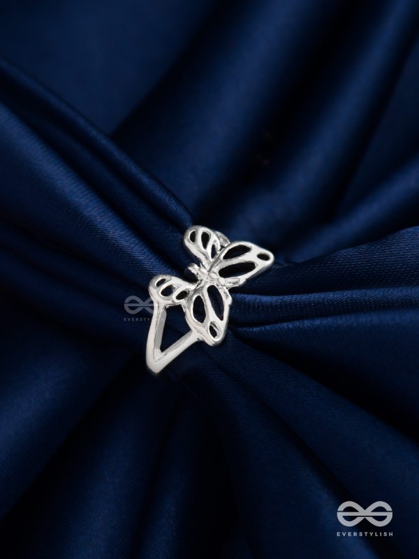 Nightshade Wings - Silver Ring 