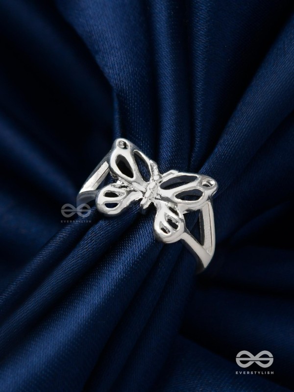 Nightshade Wings - Silver Ring 