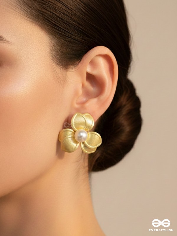 Floral Majesty - Golden Pearl Stud Earrings
