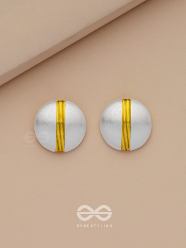 Subtle Streak - Silver Stud Earrings