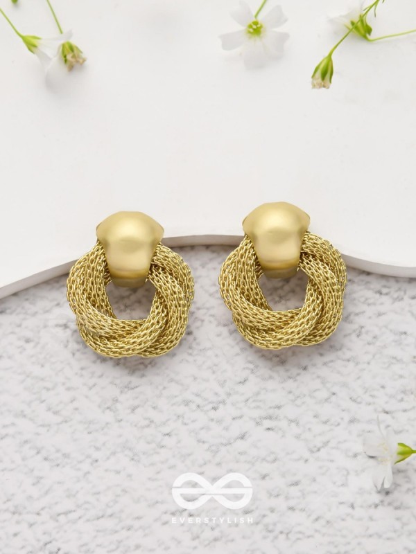 Knotted Elegance - Golden Earrings