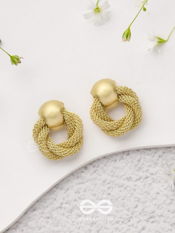 Knotted Elegance - Golden Earrings