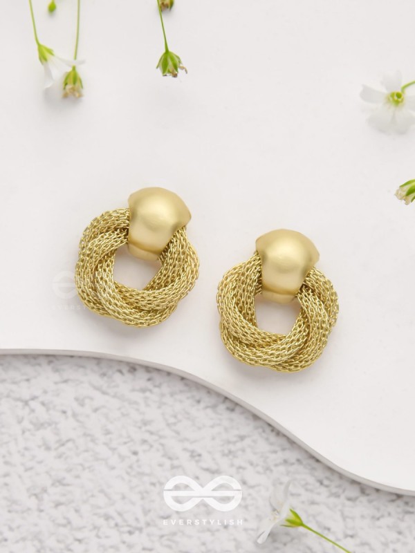 Knotted Elegance - Golden Earrings