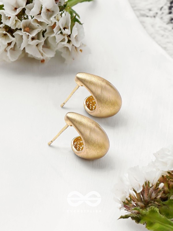 Rare Raindrops - Golden Earrings