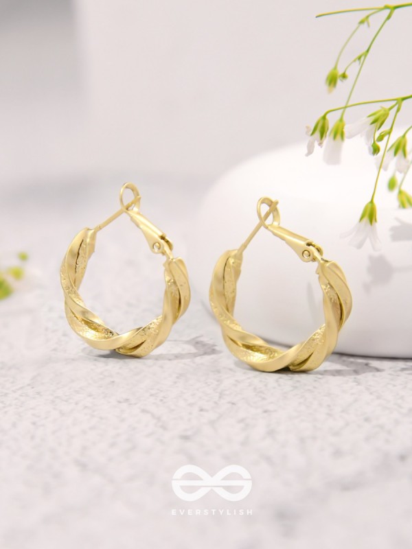 Twisted Story - Golden Hoop Earrings