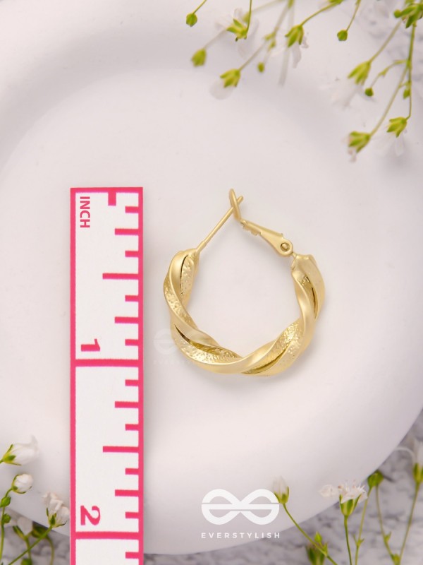 Twisted Story - Golden Hoop Earrings