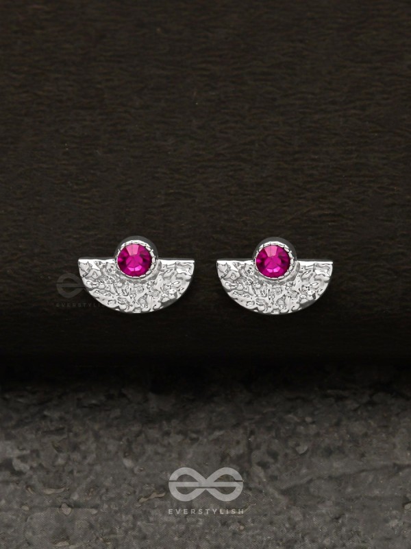 The Rouge Beauty - Textured Silver Stud Earrings