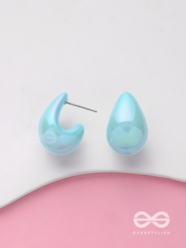 Shining Crescents - Holographic Acrylic Earrings (Light Blue)