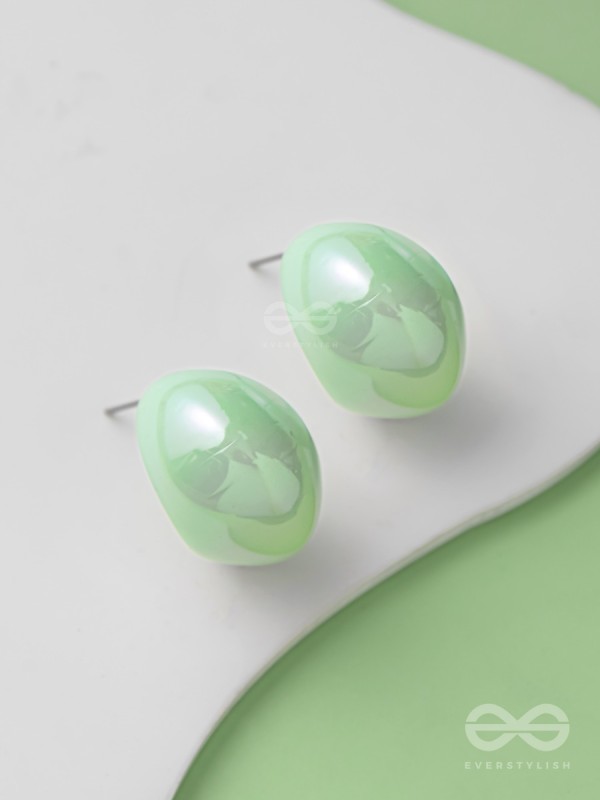 GROOVY ARCS - HOLOGRAPHIC ACRYLIC EARRINGS (LIGHT GREEN)