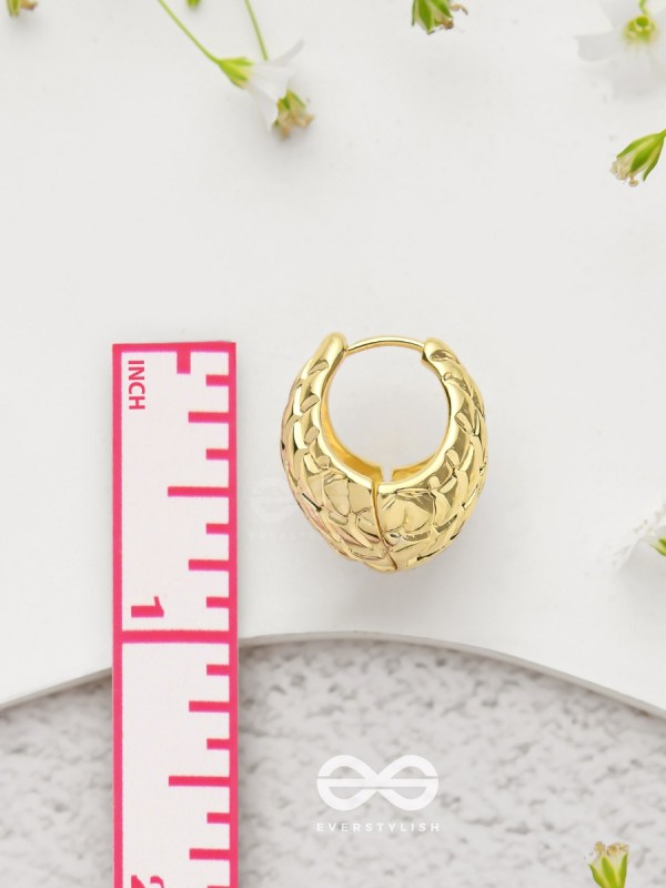 Glamorous Honeycomb -  Golden Earrings