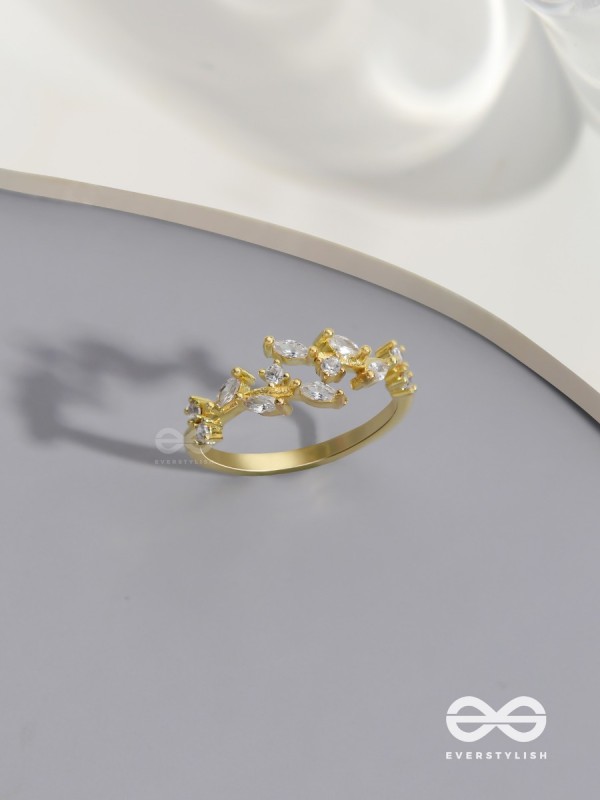 The Snowy Leaves - Cubic Zirconia Golden Ring (Adjustable)