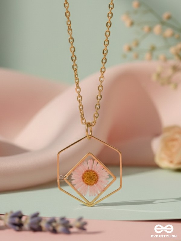 The Shy Daisy - Pressed Flower Resin Pendant With Ant-Tarnish Coating