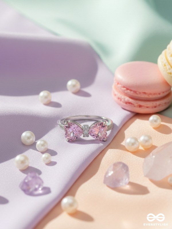 The Cindrella'S Bow - Silver Embellished Ring (Adjustable)