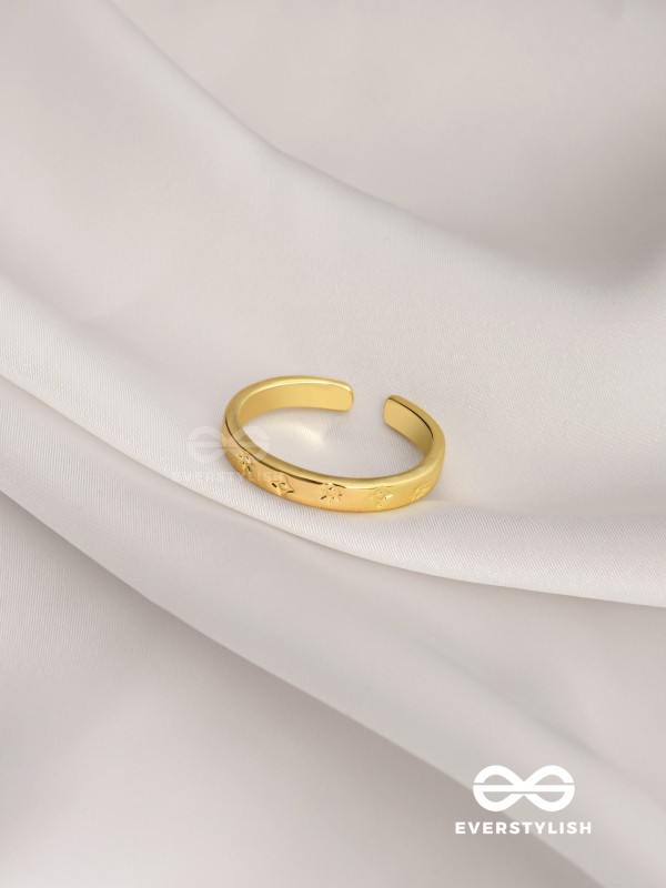 The Engraved Stars - Golden Ring (Adjustable)