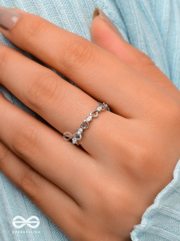 The Heart Confetti - Silver Cubic Zirconia Ring (Adjustable)
