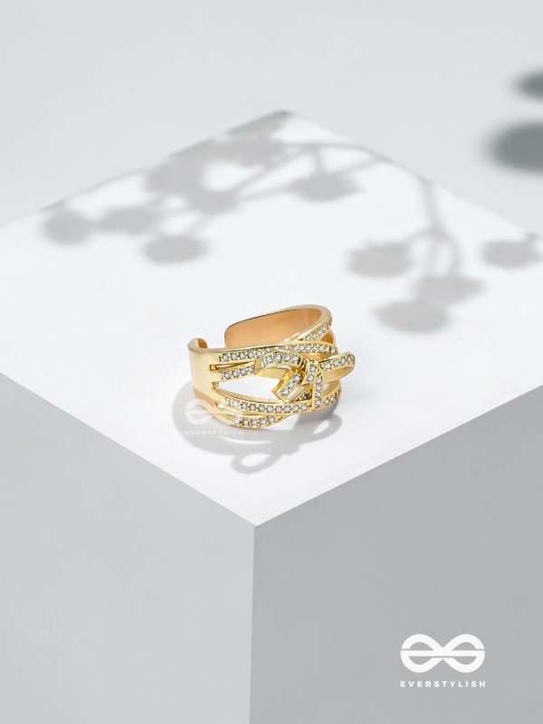 The Playful Knots - Golden Cubic Zirconia Ring (Adjustable)