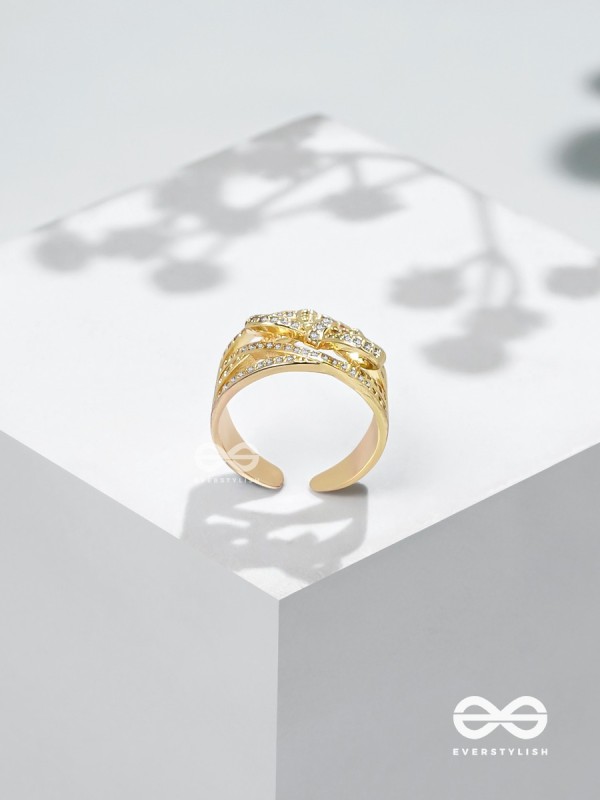 The Playful Knots - Golden Cubic Zirconia Ring (Adjustable)