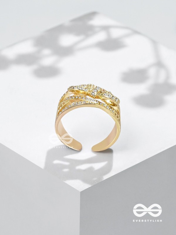 The Playful Knots - Golden Cubic Zirconia Ring (Adjustable)