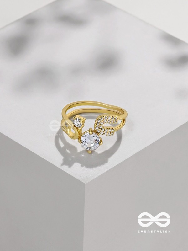 The Dreamy Dazzle - Golden Embellished Ring (Adjustable)