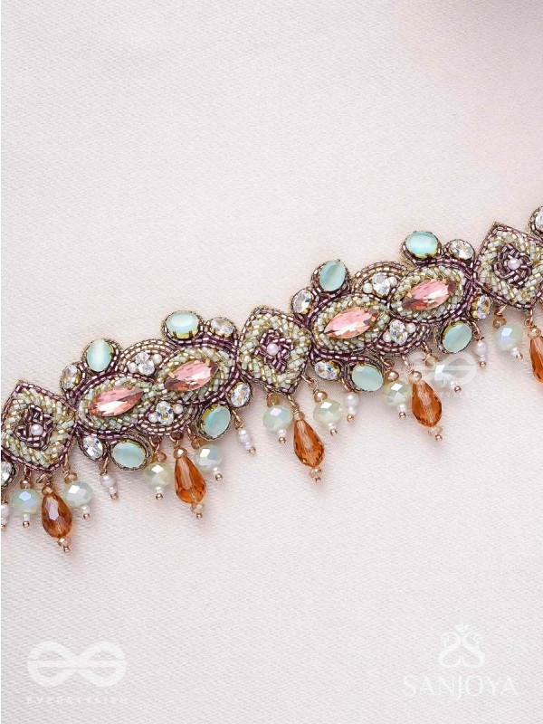 Maṇimalika- String of Jewels- Pastel-coloured choker with Beads & Gemstones set in a delicate pattern.