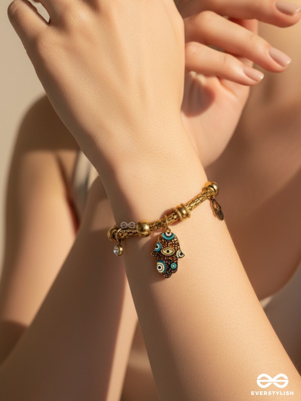 EVIL EYE HAND - 18K GOLD PLATED ANTI-TARNISH STATEMENT TEXTURED LUXURY CHARM BRACELET