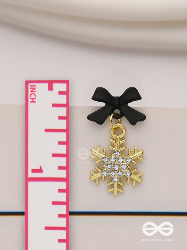 Nocturnal snowcharms- Dangling earrings with black velvety bows and golden stars 