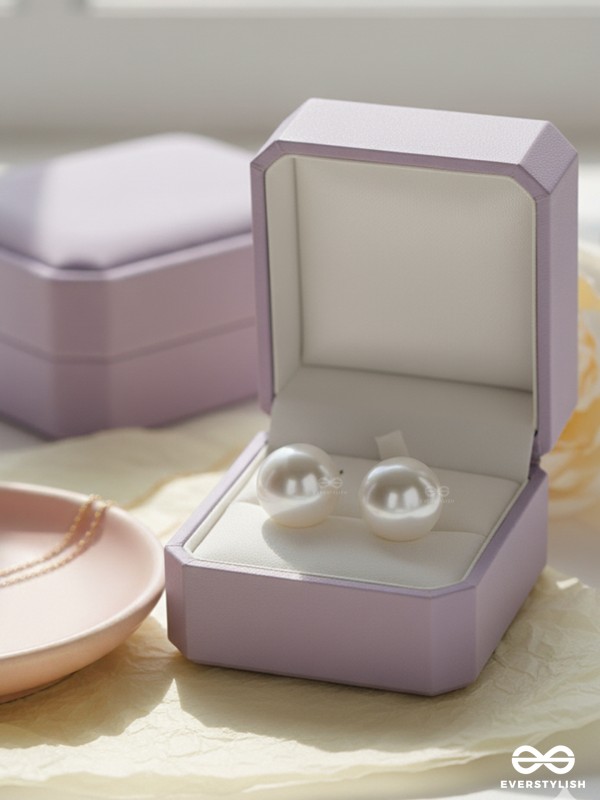 Classic serenade- statement white pearl stud 