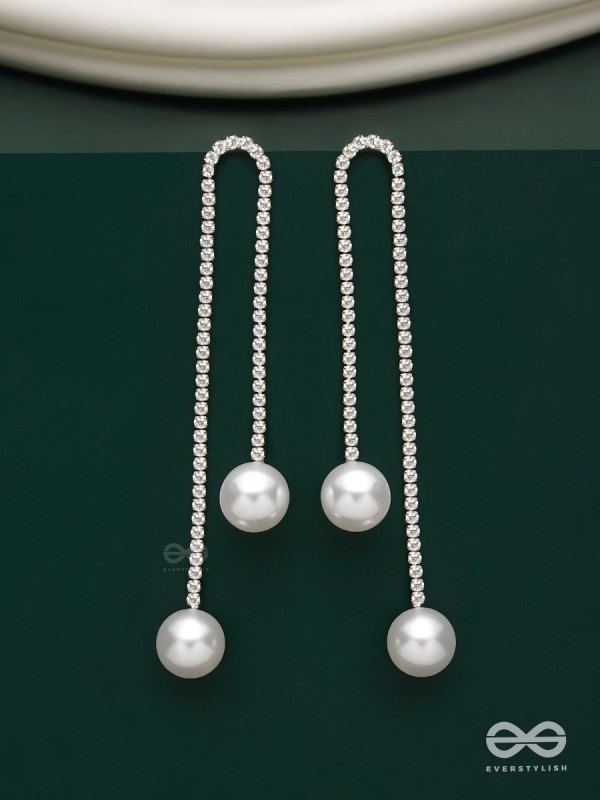 New dawn - Dangling crystal earrings with white pearl 