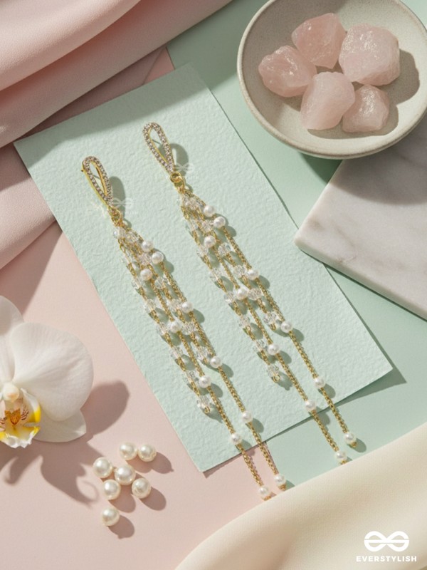 Glass sprinklings - Dangling golden bead earrings 
