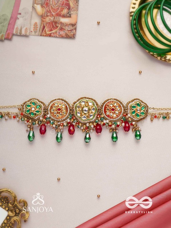 KUSUMAVALI - ROW OF FLOWERS - NECKLACE WITH CIRCULAR MOTIFS WITH GREEN, RED AND GOLDEN ELEMENTS