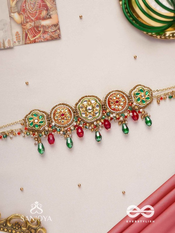 KUSUMAVALI - ROW OF FLOWERS - NECKLACE WITH CIRCULAR MOTIFS WITH GREEN, RED AND GOLDEN ELEMENTS