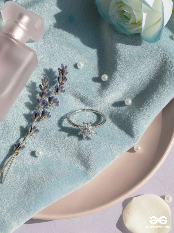 CELESTIAL SPARK - DAZZLING SPINNER SILVER RING