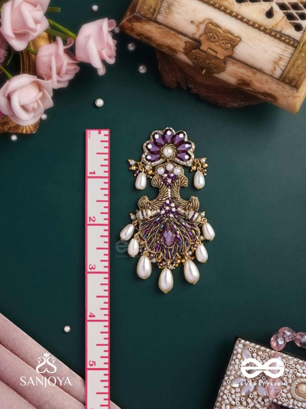 SHYAM PUSHP– DARK BLOSSOM A REGAL EARRING WITH RICH, DARK-HUED GEMSTONES AND PEARL ACCENTS, RESEMBLING A BLOOMING FLOWER