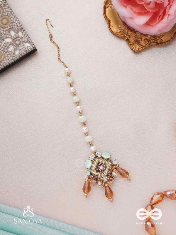 SUNDARA SHOBHA - BEAUTIFUL RADIANCE- ELEGANT MANGTIKA SURROUNDED BY SPARKLING STONES, DELICATE PEARLS AND LIGHT GREEN BEADS