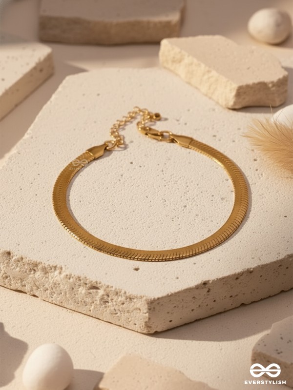 GOLDEN GLOW - STAINLESS STEEL ANTI-TARNISH GOLDEN BRACELET