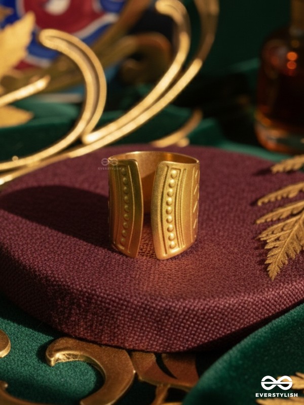 REGAL ARC - ENGRAVED STAINLESS STEEL ANTI-TARNISH RING