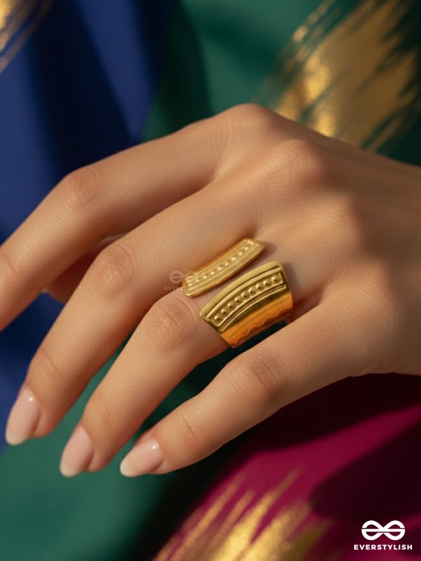 REGAL ARC - ENGRAVED STAINLESS STEEL ANTI-TARNISH RING