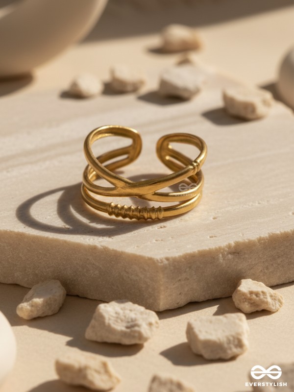 RIPPLE CHARM - GOLDEN STAINLESS STEEL ANTI-TARNISH RING