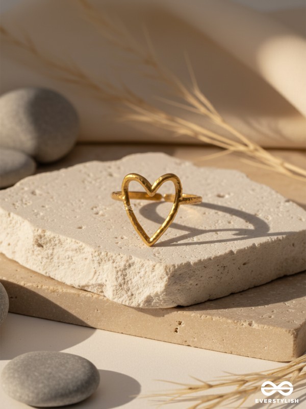 LOVE IS IN THE AIR- GOLDEN HEART SHAPED STAINLESS STEEL ANTI-TARNISH RING