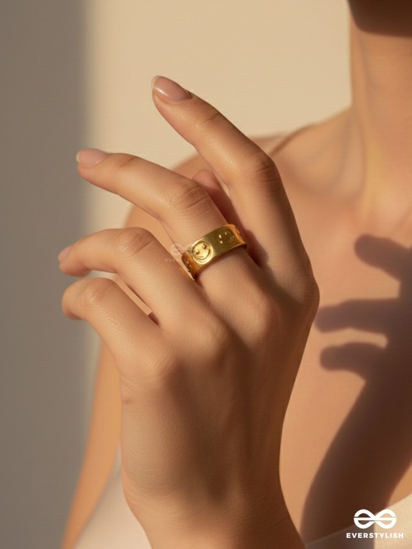 SMILE PLEASE - BOLD STAINLESS STEEL ANTI-TARNISH RING