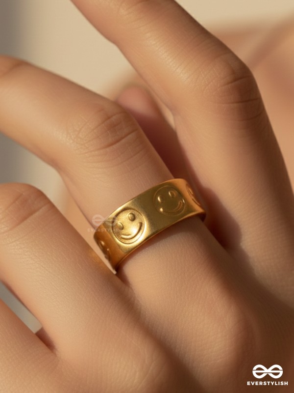 SMILE PLEASE - BOLD STAINLESS STEEL ANTI-TARNISH RING