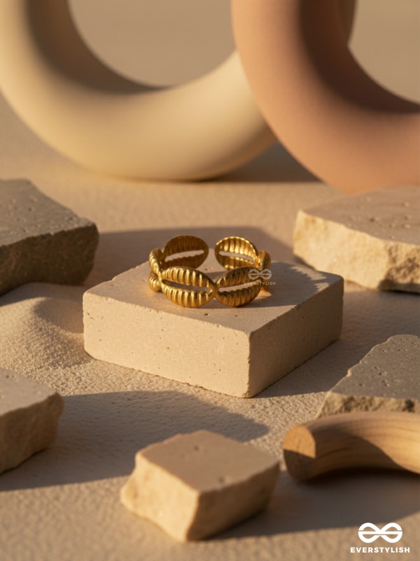 EARTHY WHIMSY - GOLDEN STAINLESS STEEL ANTI-TARNISH RING