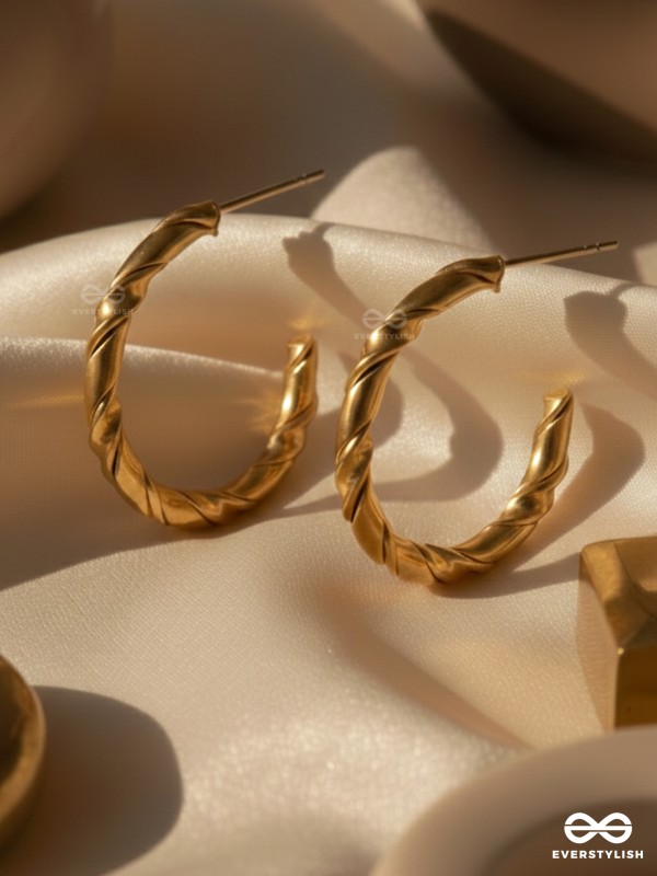 GOLDEN VORTEX - TEXTURED STAINLESS STEEL ANTI-TARNISH HOOP EARRINGS