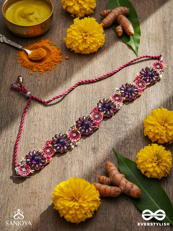 VARNAMALA ABHUSHANA - ADORNMENT OF COLORS - HEADBAND WITH GEMSTONES AND BEADS IN FLORAL PATTERNS